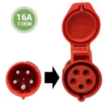 kia-16a-3-phasige-rote-cee-steckdose-und-stecker Abbildung eines roten 16-A-Cee-Steckers und einer Steckdose
